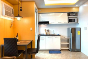 Stylish Condo with Netflix and FREE Pool Access